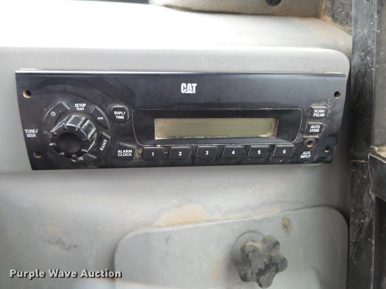 image for item DB7281 2013 Caterpillar 279C2 skid steer