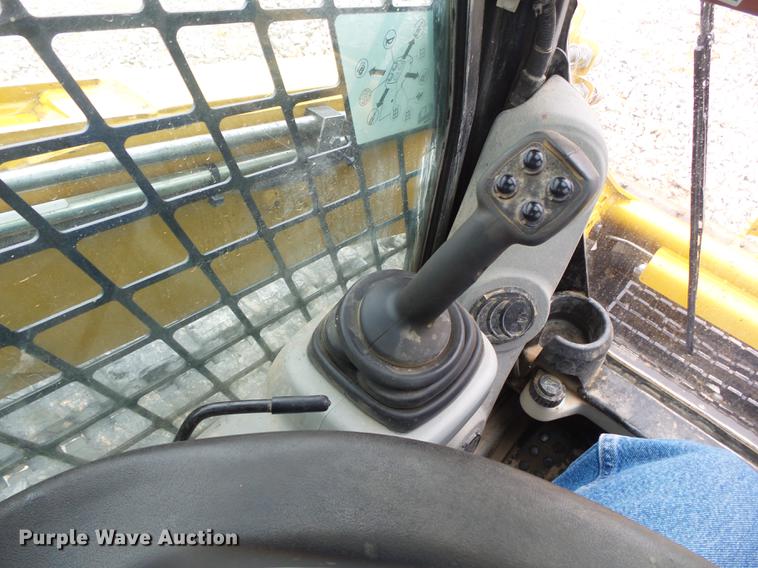 image for item DB7281 2013 Caterpillar 279C2 skid steer