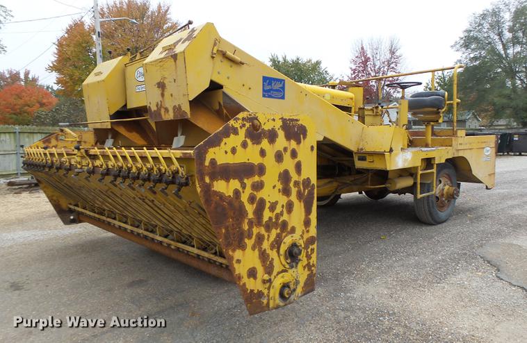 image for item DB9943 Etnyre chip spreader