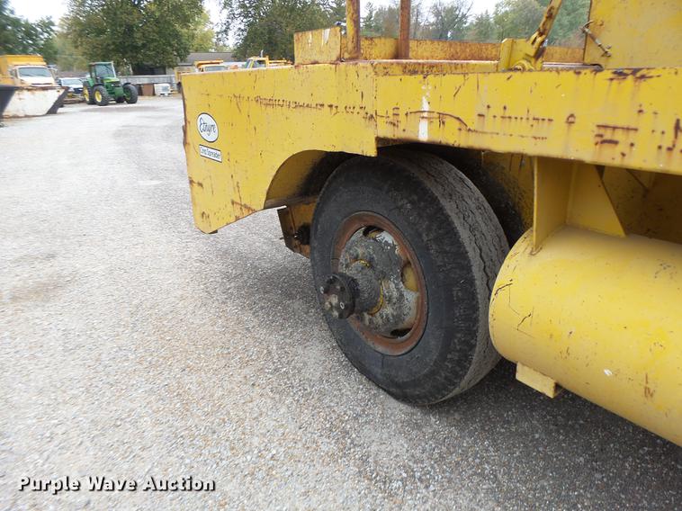 image for item DB9943 Etnyre chip spreader