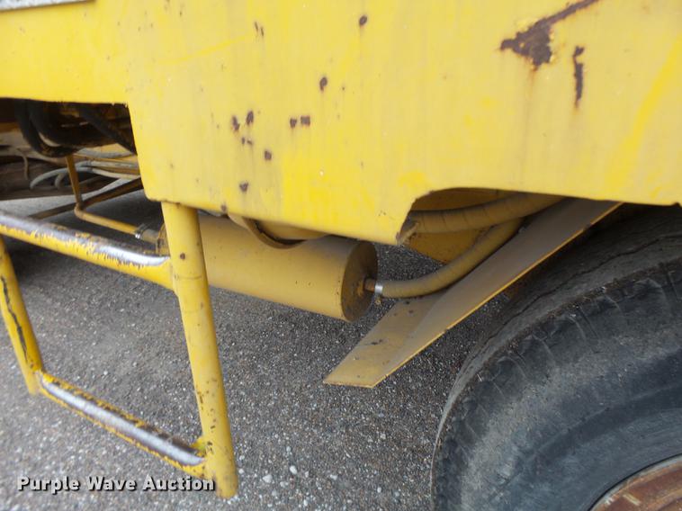 image for item DB9943 Etnyre chip spreader