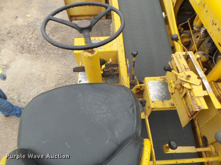 image for item DB9943 Etnyre chip spreader