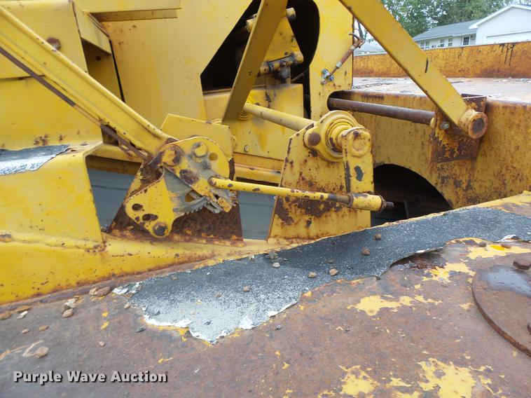 image for item DB9943 Etnyre chip spreader