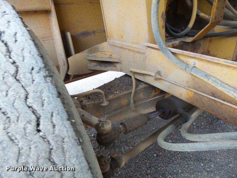 image for item DB9943 Etnyre chip spreader