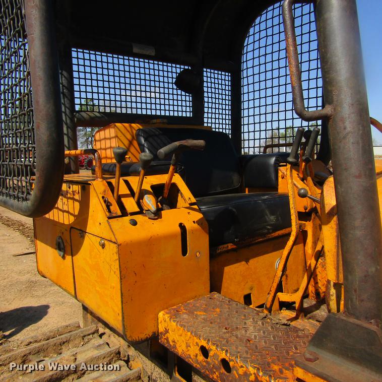 image for item DC0022 1978 John Deere 450C dozer