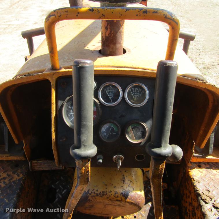 image for item DC0022 1978 John Deere 450C dozer