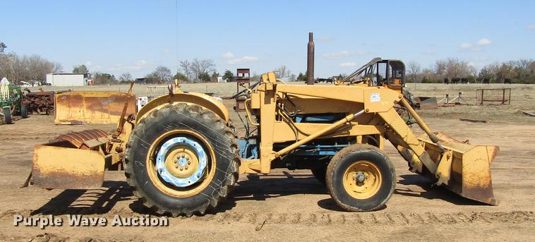 image for item DC0023 1972 Ford 3000 tractor
