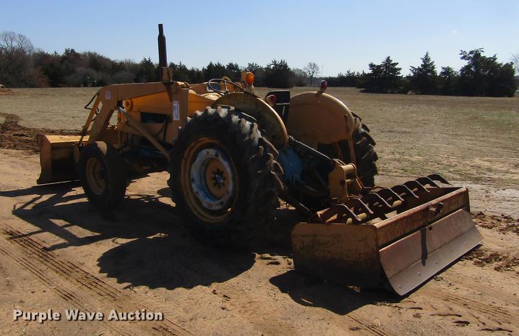 image for item DC0023 1972 Ford 3000 tractor