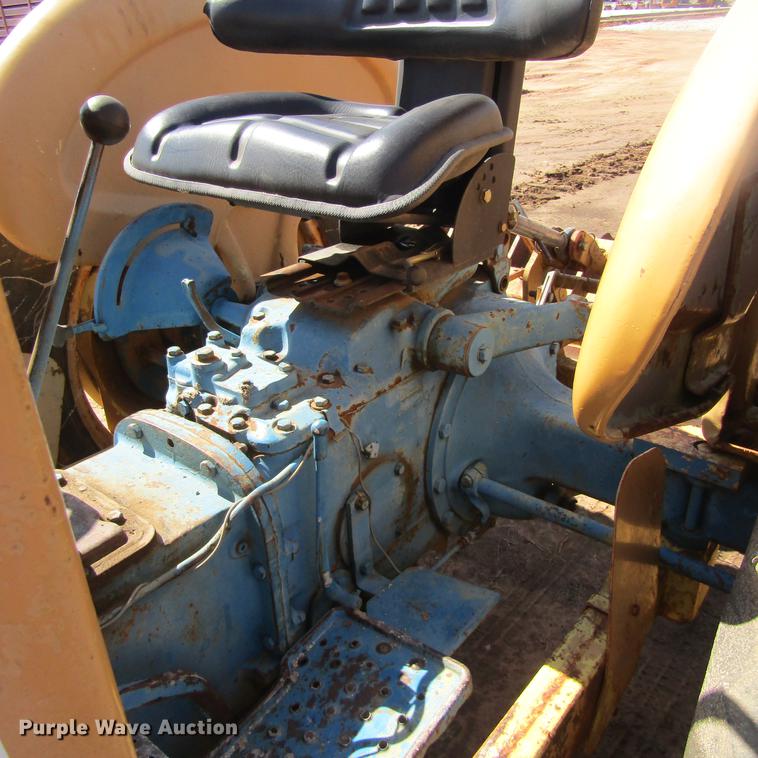image for item DC0023 1972 Ford 3000 tractor