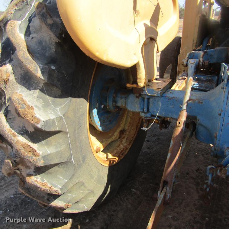image for item DC0023 1972 Ford 3000 tractor