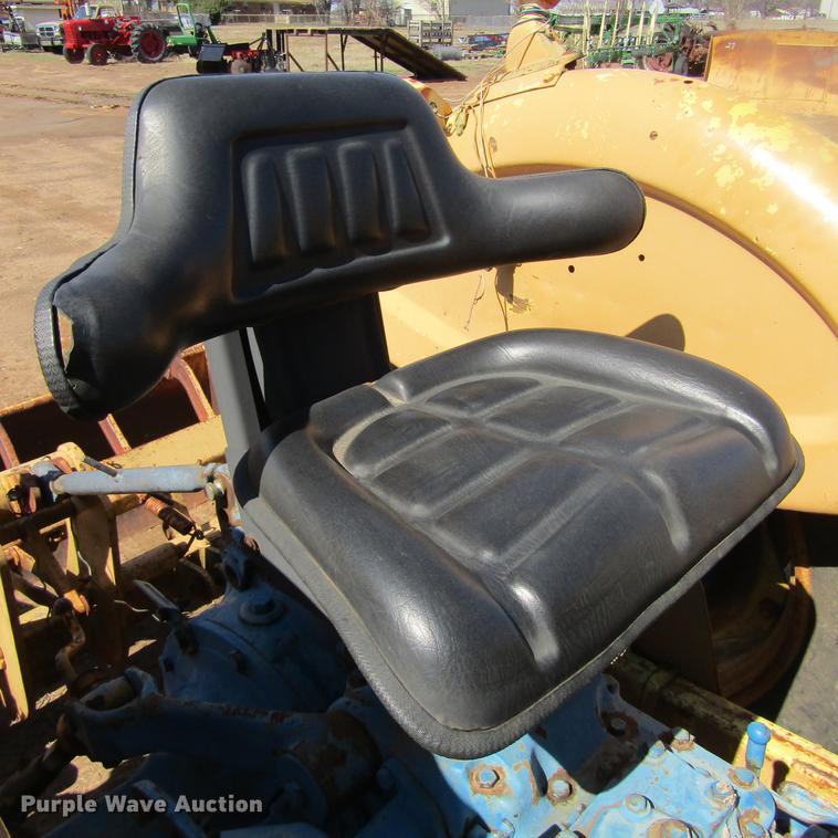 image for item DC0023 1972 Ford 3000 tractor