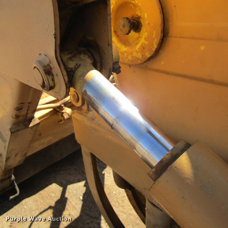 image for item DC0023 1972 Ford 3000 tractor