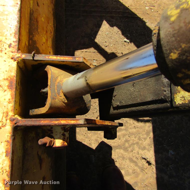 image for item DC0023 1972 Ford 3000 tractor