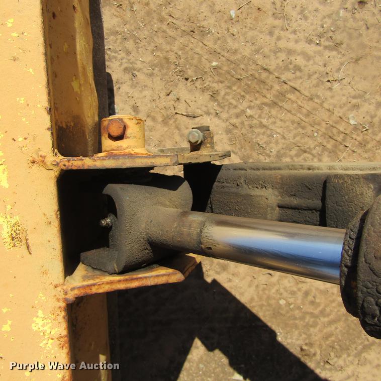 image for item DC0023 1972 Ford 3000 tractor