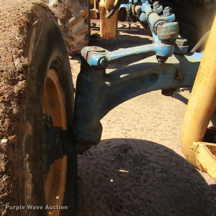 image for item DC0023 1972 Ford 3000 tractor