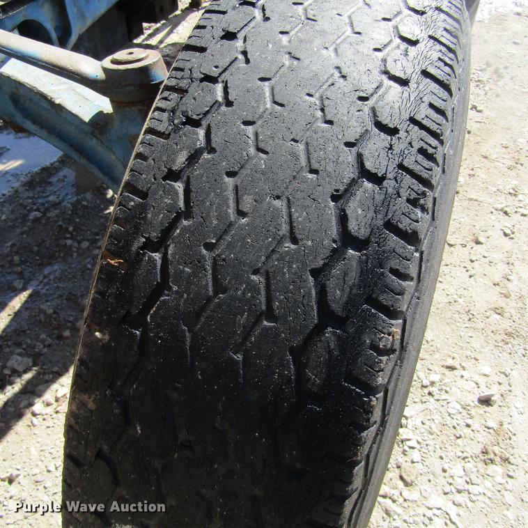 image for item DC0023 1972 Ford 3000 tractor