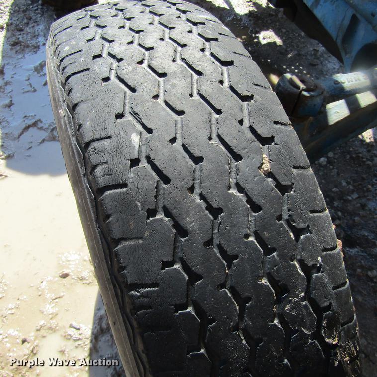 image for item DC0023 1972 Ford 3000 tractor