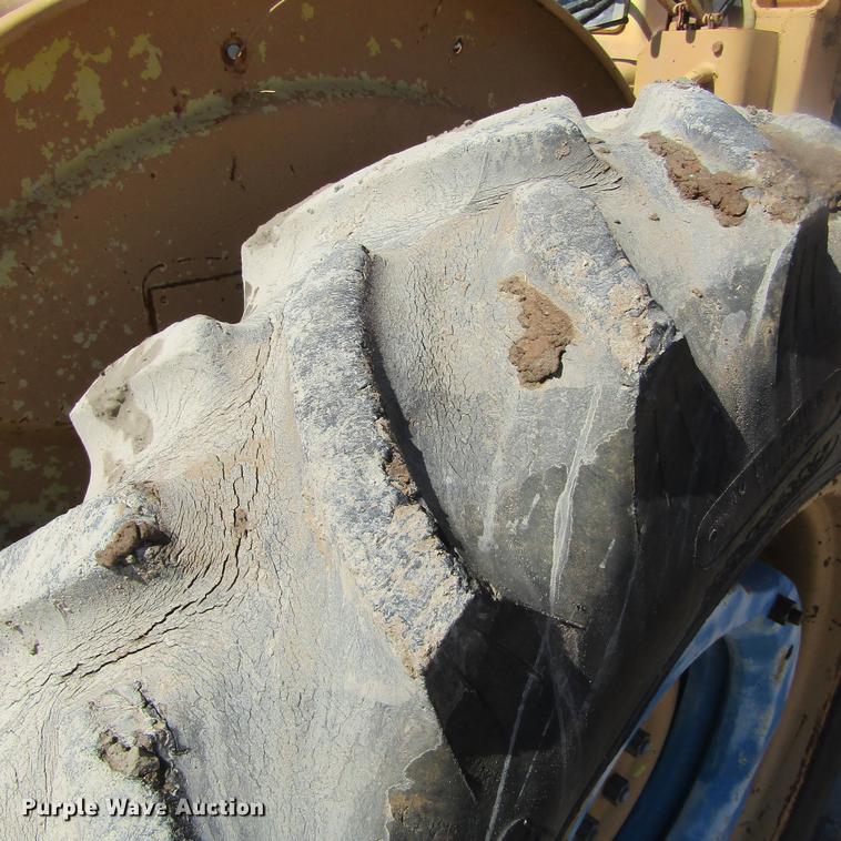 image for item DC0023 1972 Ford 3000 tractor