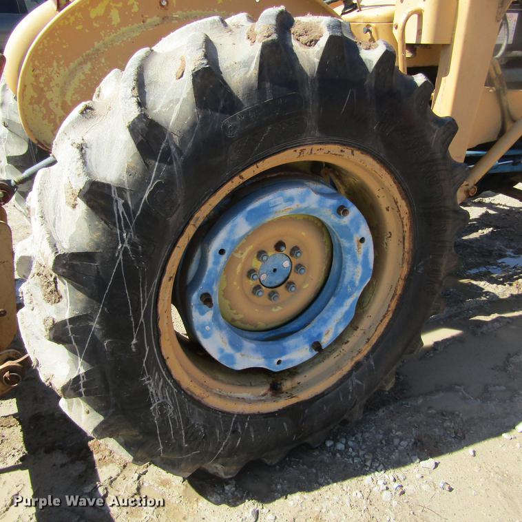 image for item DC0023 1972 Ford 3000 tractor