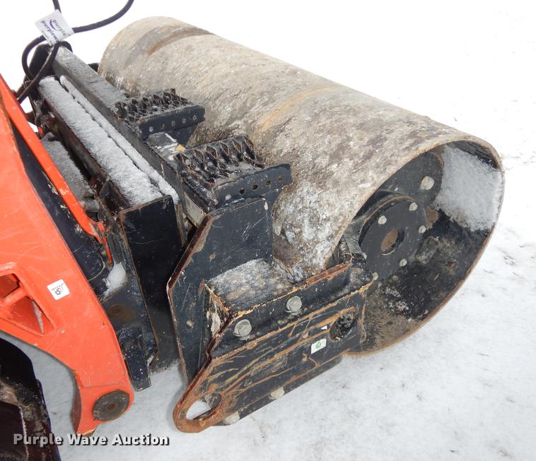 image for item DC0293 Caterpillar CV16B skid steer roller