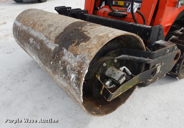 image for item DC0293 Caterpillar CV16B skid steer roller