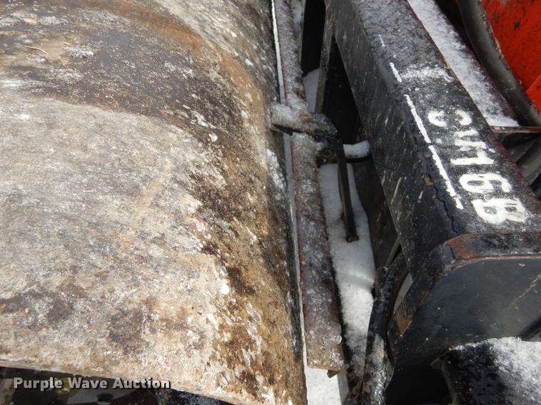 image for item DC0293 Caterpillar CV16B skid steer roller