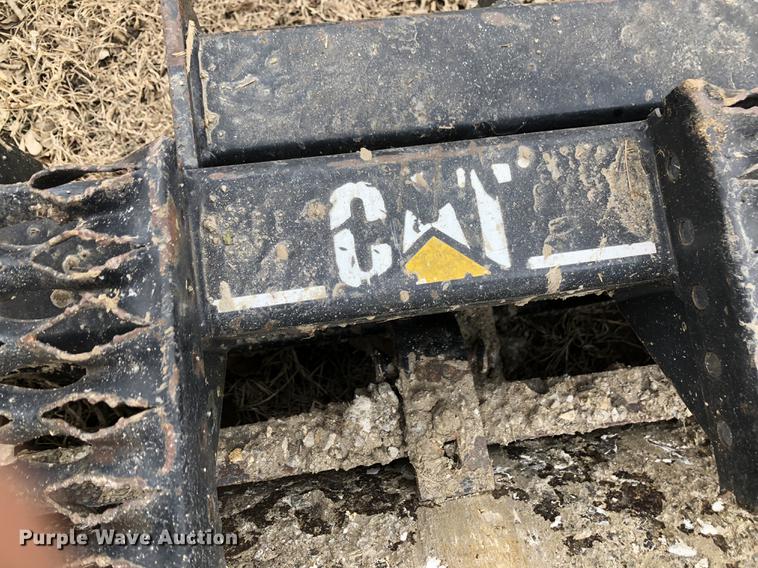 image for item DC0293 Caterpillar CV16B skid steer roller