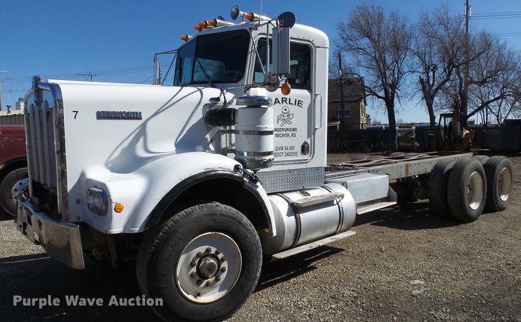 image for item DC0654 1973 Kenworth C523 truck chassis