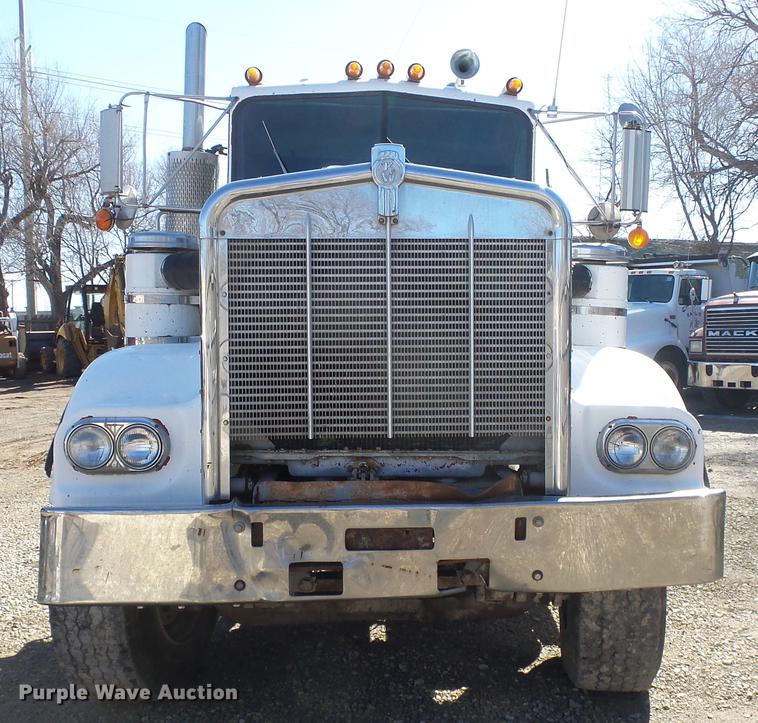 image for item DC0654 1973 Kenworth C523 truck chassis