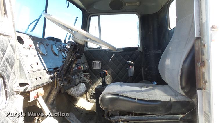 image for item DC0654 1973 Kenworth C523 truck chassis