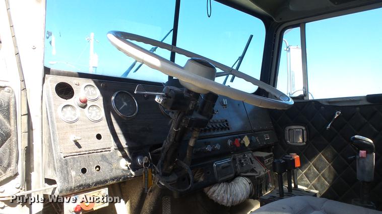 image for item DC0654 1973 Kenworth C523 truck chassis