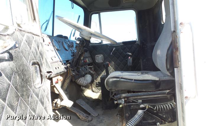 image for item DC0654 1973 Kenworth C523 truck chassis