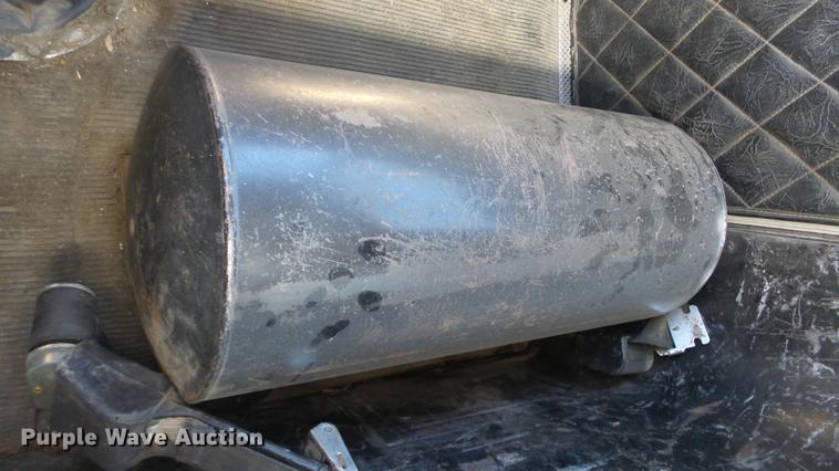 image for item DC0654 1973 Kenworth C523 truck chassis