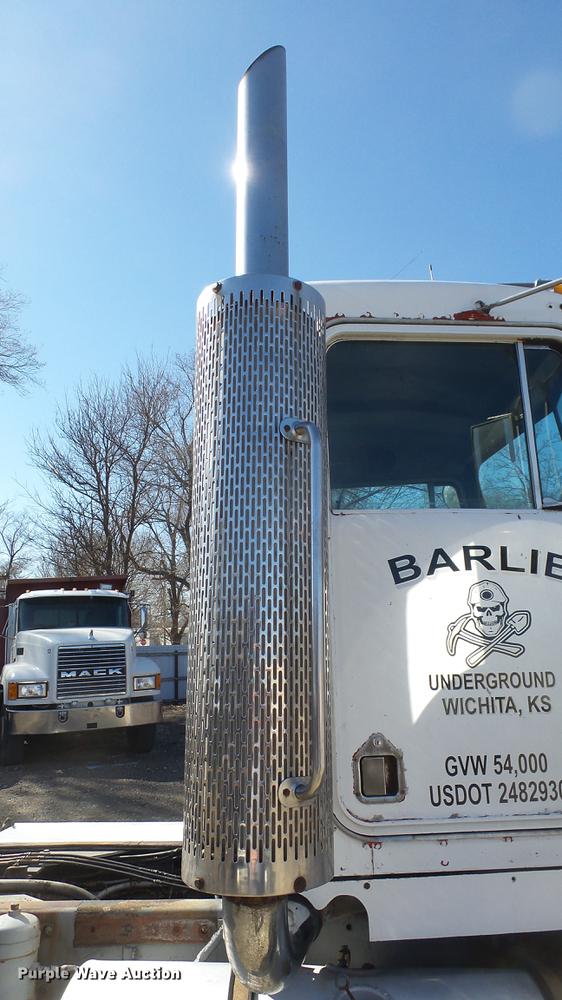 image for item DC0654 1973 Kenworth C523 truck chassis