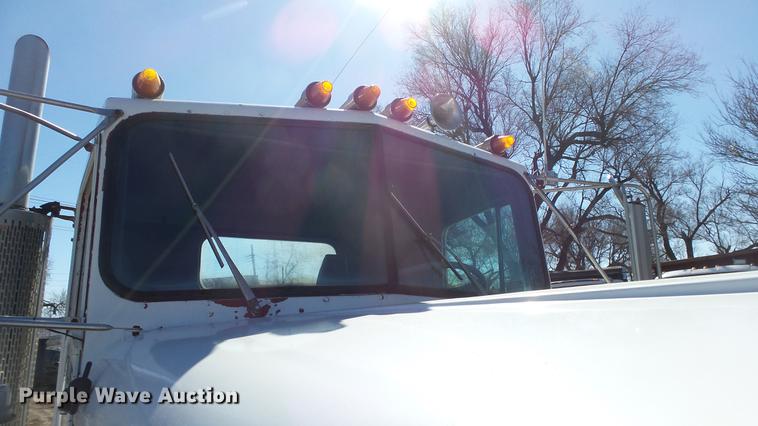 image for item DC0654 1973 Kenworth C523 truck chassis