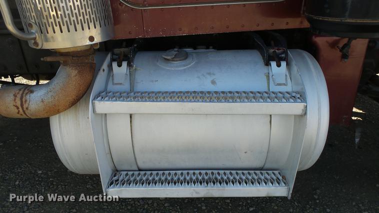 image for item DC0655 1985 Peterbilt 359 dump truck