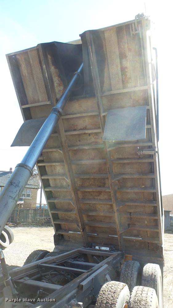 image for item DC0655 1985 Peterbilt 359 dump truck