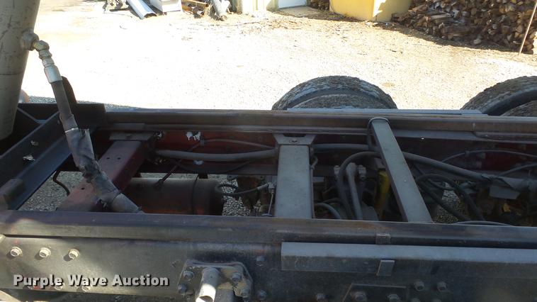 image for item DC0655 1985 Peterbilt 359 dump truck