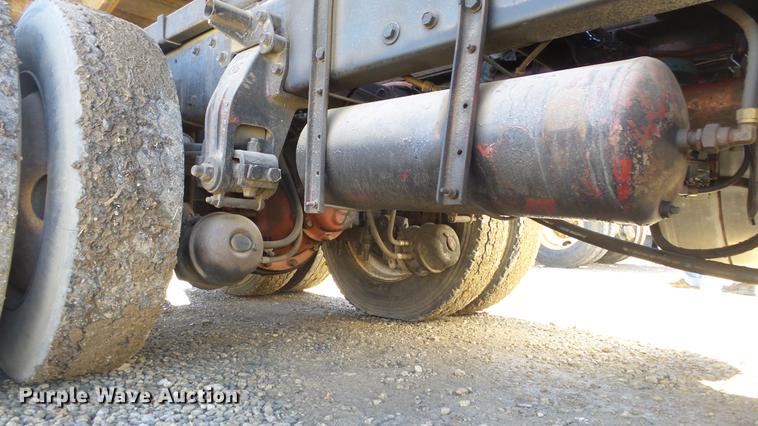 image for item DC0655 1985 Peterbilt 359 dump truck