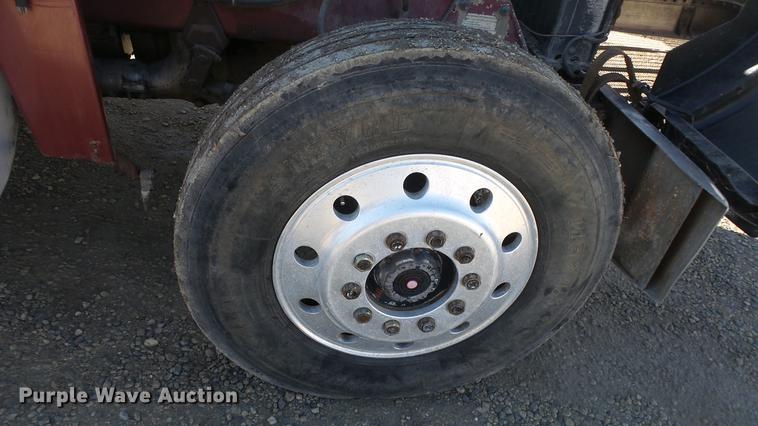 image for item DC0655 1985 Peterbilt 359 dump truck