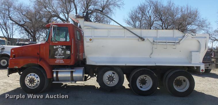 image for item DC0659 1996 Volvo WG dump truck