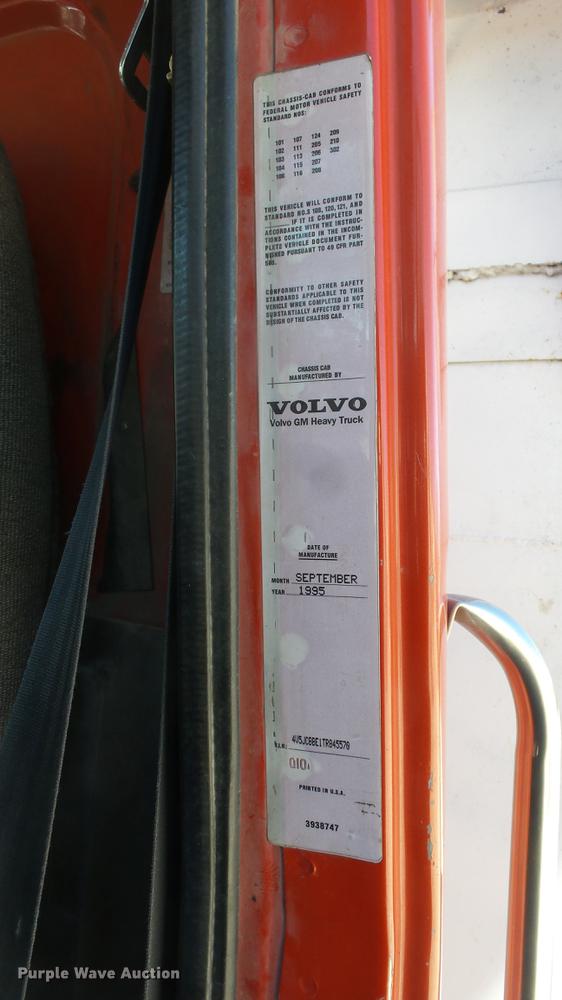 image for item DC0659 1996 Volvo WG dump truck