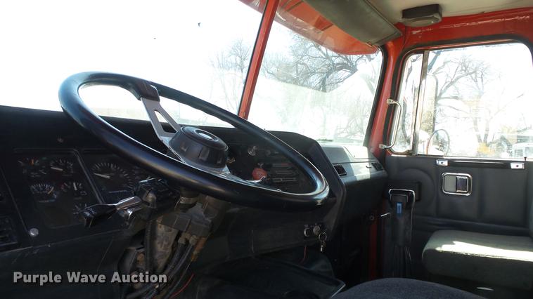 image for item DC0659 1996 Volvo WG dump truck