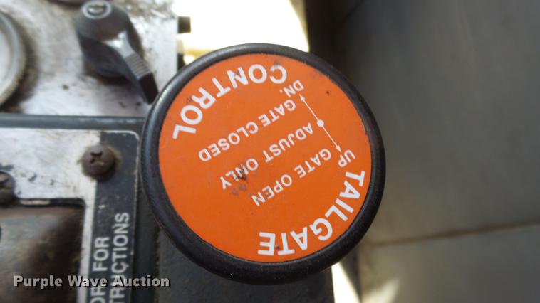 image for item DC0659 1996 Volvo WG dump truck