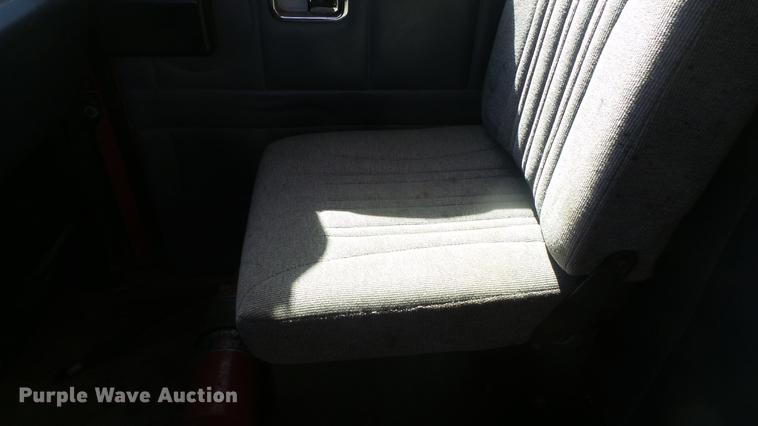 image for item DC0659 1996 Volvo WG dump truck