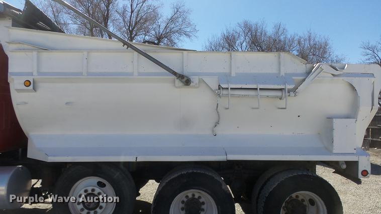 image for item DC0659 1996 Volvo WG dump truck