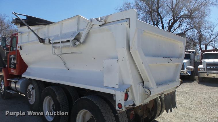image for item DC0659 1996 Volvo WG dump truck