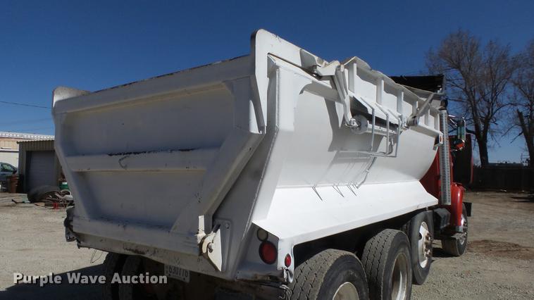 image for item DC0659 1996 Volvo WG dump truck