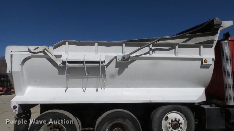 image for item DC0659 1996 Volvo WG dump truck