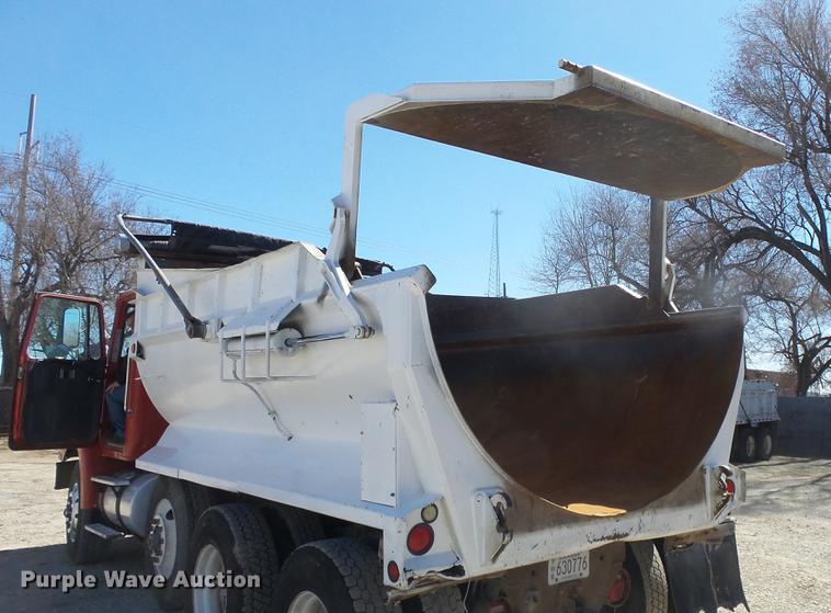 image for item DC0659 1996 Volvo WG dump truck